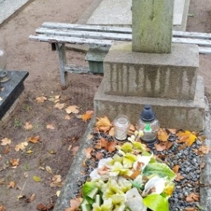 Sprzątamy groby
