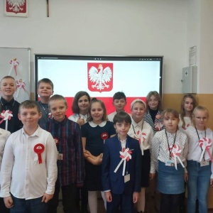 Szkoła do hymnu!