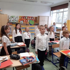 Szkoła do hymnu!