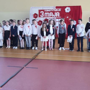 Uroczysty apel z okazji Świąt Majowych