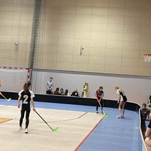 Mistrzostwa powiatu w unihokeju dziewcząt