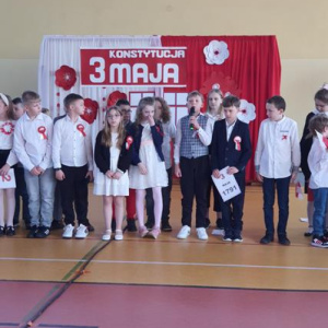 Uroczysty apel z okazji Świąt Majowych