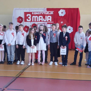 Uroczysty apel z okazji Świąt Majowych