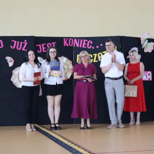 Tyle było dni.... - ósmoklasiści absolwentami