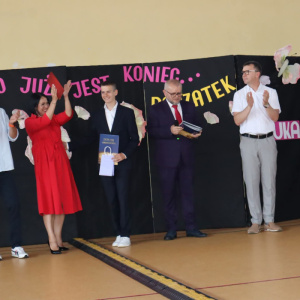 Tyle było dni.... - ósmoklasiści absolwentami