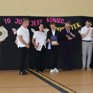 Tyle było dni.... - ósmoklasiści absolwentami