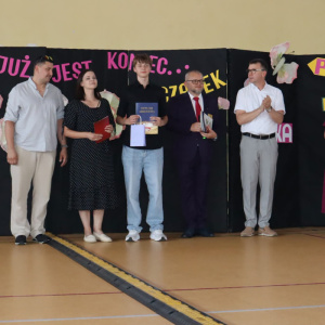 Tyle było dni.... - ósmoklasiści absolwentami