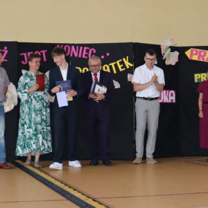 Tyle było dni.... - ósmoklasiści absolwentami